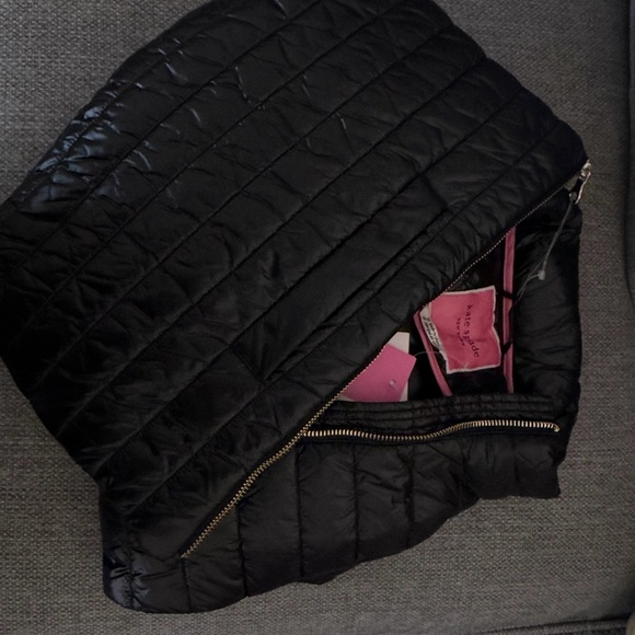 Kate Spade NWT Women's Black Puffer Jacket - packable - size XS - Picture 3 of 7